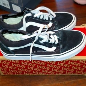 UNISEX VANS  sizes US MEN 6.5/US WOMEN 8.0